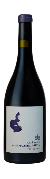 Bouteille de vin rouge du Beaujolais. Cuvée "Petite Fleur" du Château des Bachelards à Fleurie